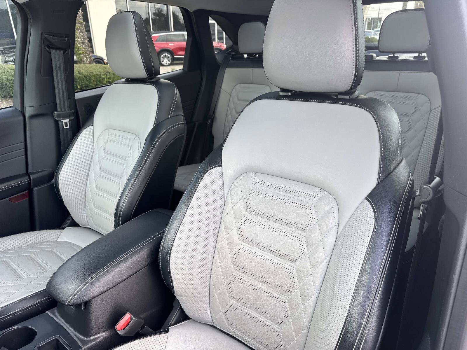 Used 2024 Ford Escape Platinum w/ Premium Technology Package image 22