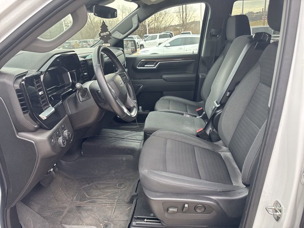 Used 2023 Chevrolet Silverado 1500 RST w/ Redline Edition image 11