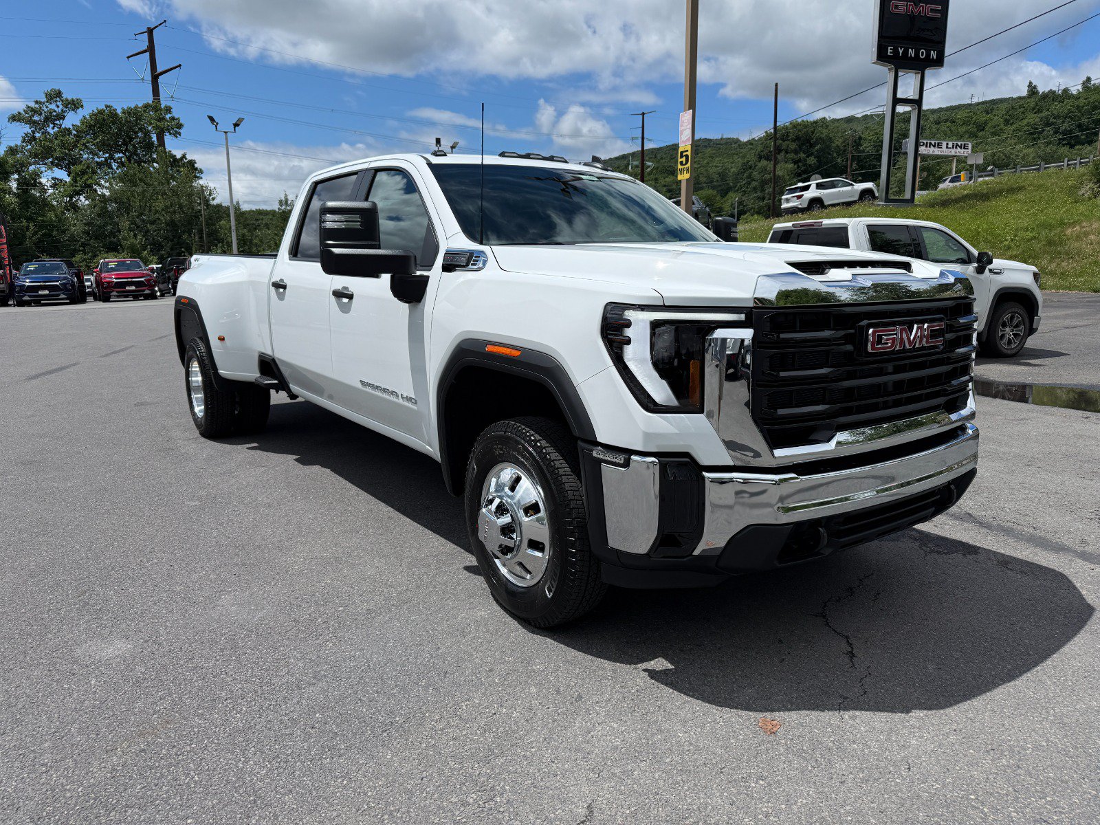 New 2026 GMC Sierra 3500 Pro AWD/4WD image 7