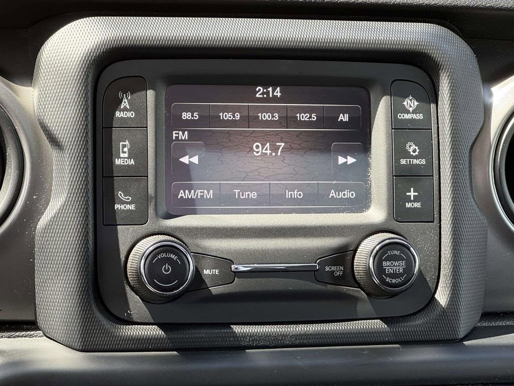 Used 2020 Jeep Gladiator Sport w/ Quick Order Package 23S AWD/4WD image 4