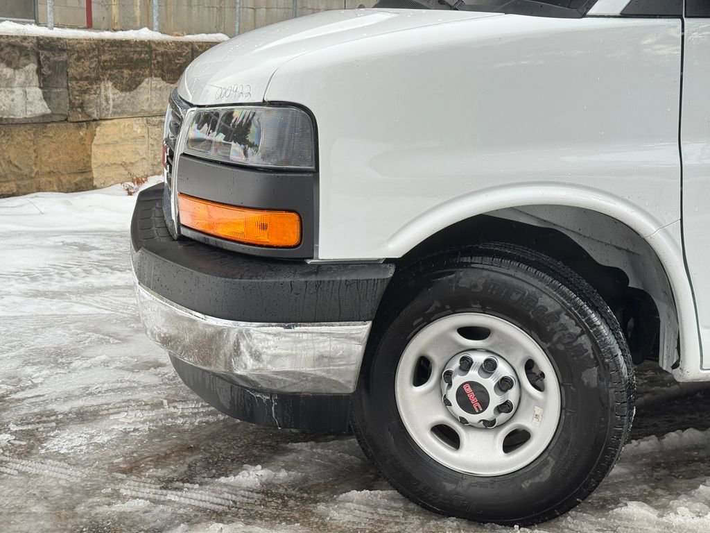 New 2026 GMC Savana 3500 w/ Driver Convenience Package image 3