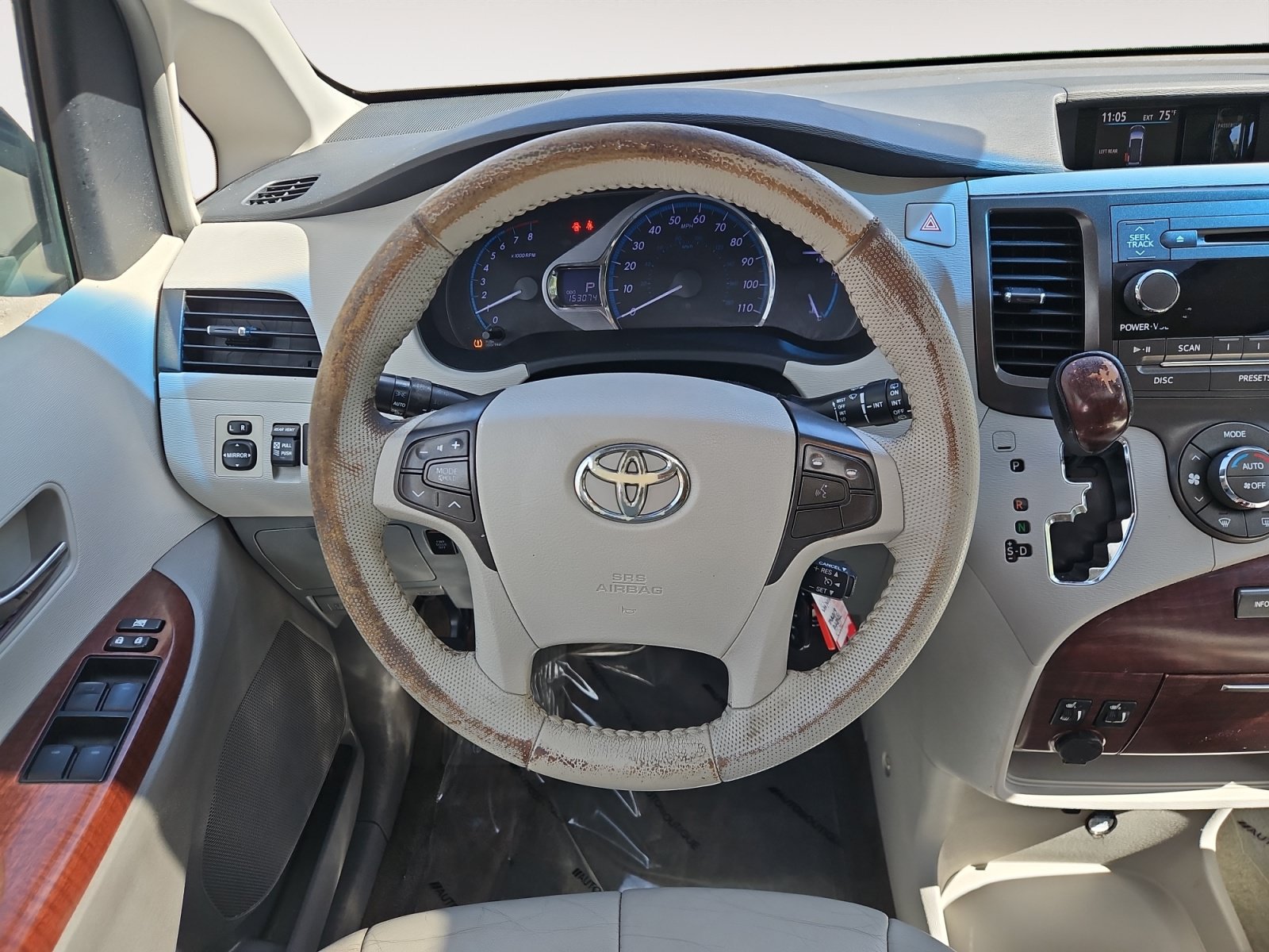 Used 2013 Toyota Sienna XLE FWD image 12