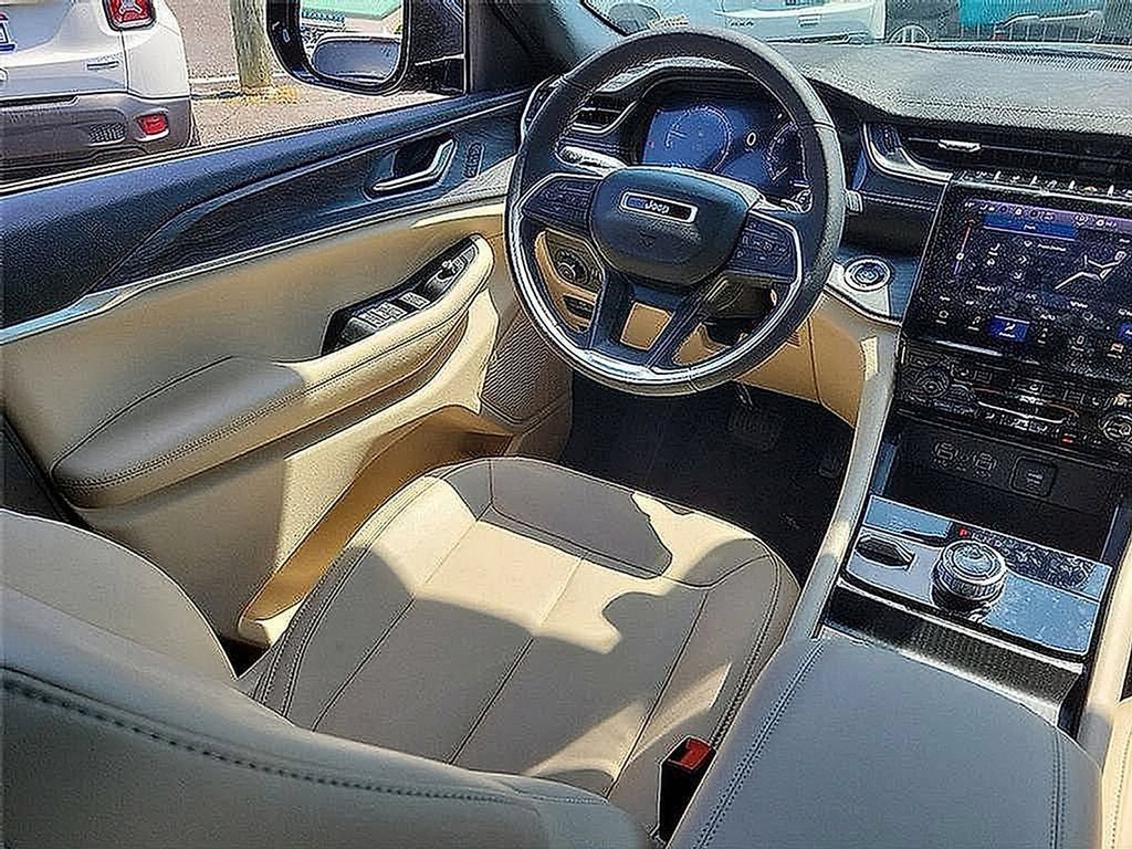 New 2024 Jeep Grand Cherokee L Limited AWD/4WD image 12