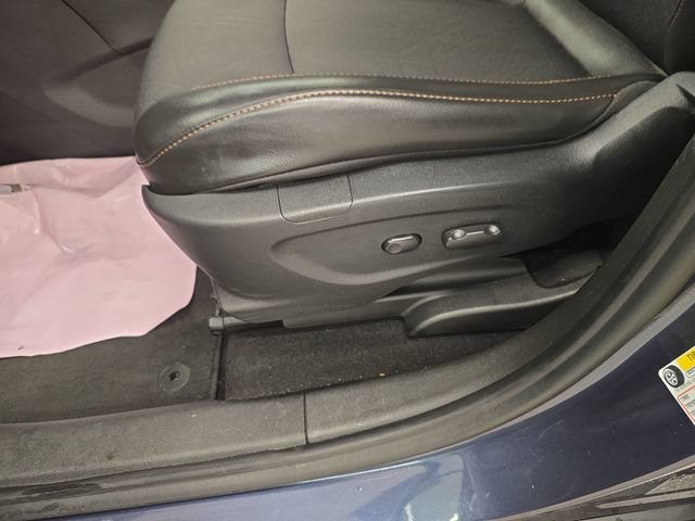 Used 2018 Chevrolet Trax LT w/ LT Convenience Package FWD image 34