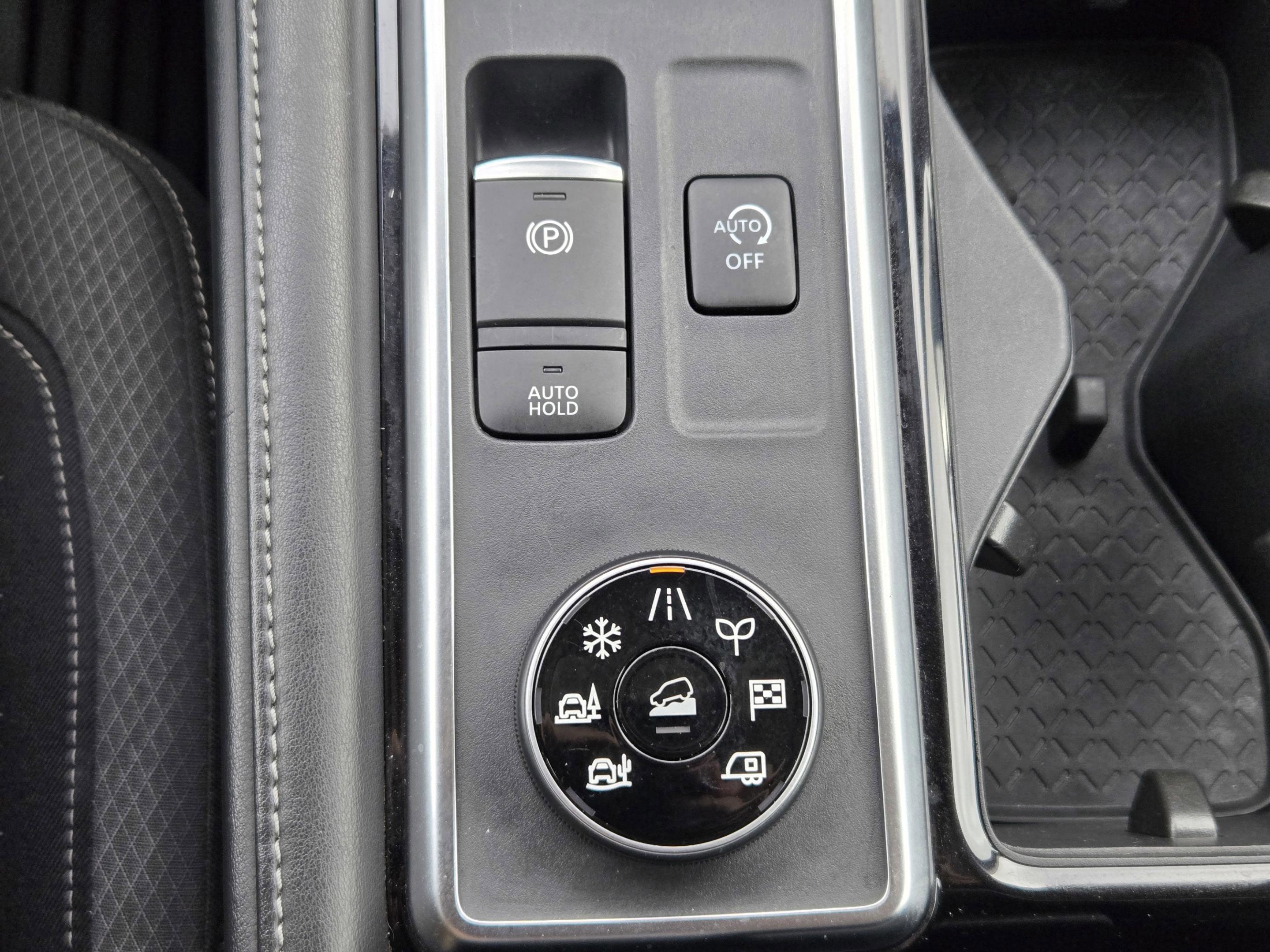 Used 2022 Nissan Pathfinder SV w/ SV Premium Package AWD/4WD image 17