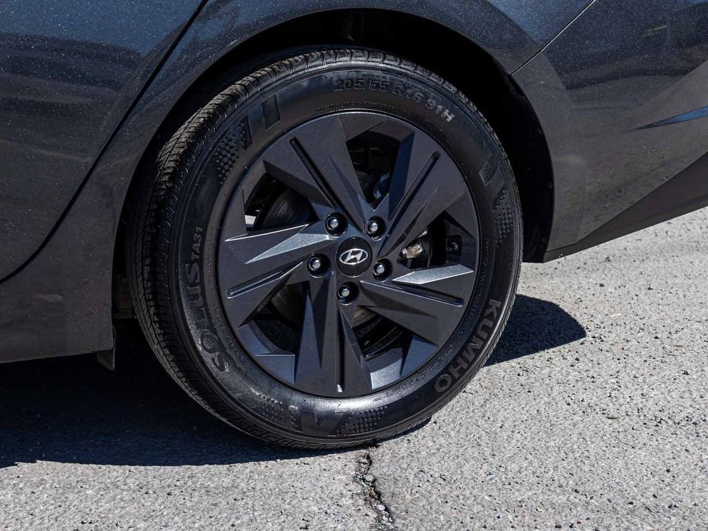 Used 2023 Hyundai Elantra SEL w/ Cargo Package image 8