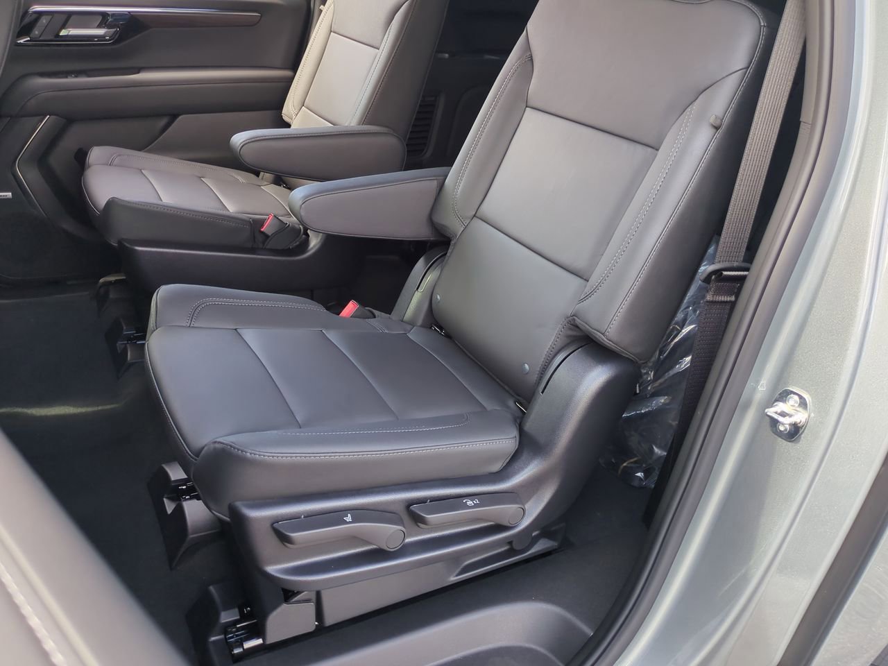 New 2026 Chevrolet Suburban Z71 w/ Comfort Package image 25