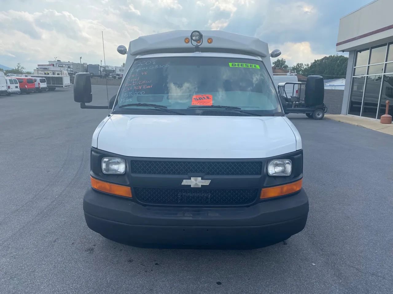 Used 2008 Chevrolet Express 3500 image 2