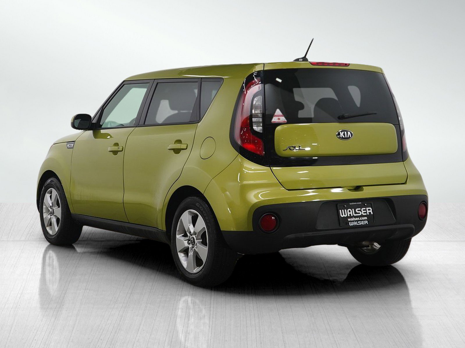 Used 2018 Kia Soul Base image 3