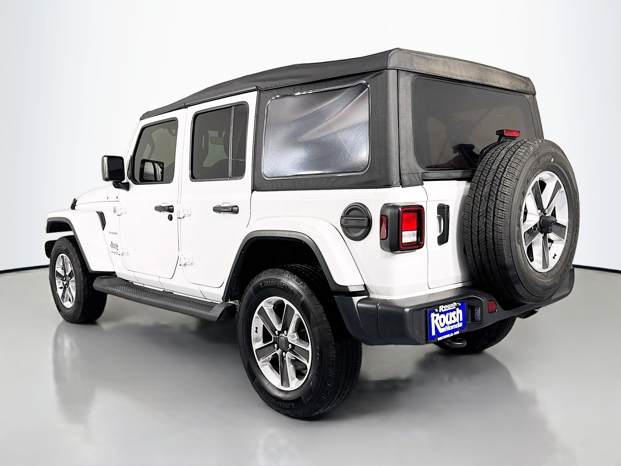 Used 2022 Jeep Wrangler Unlimited Sahara AWD/4WD image 7