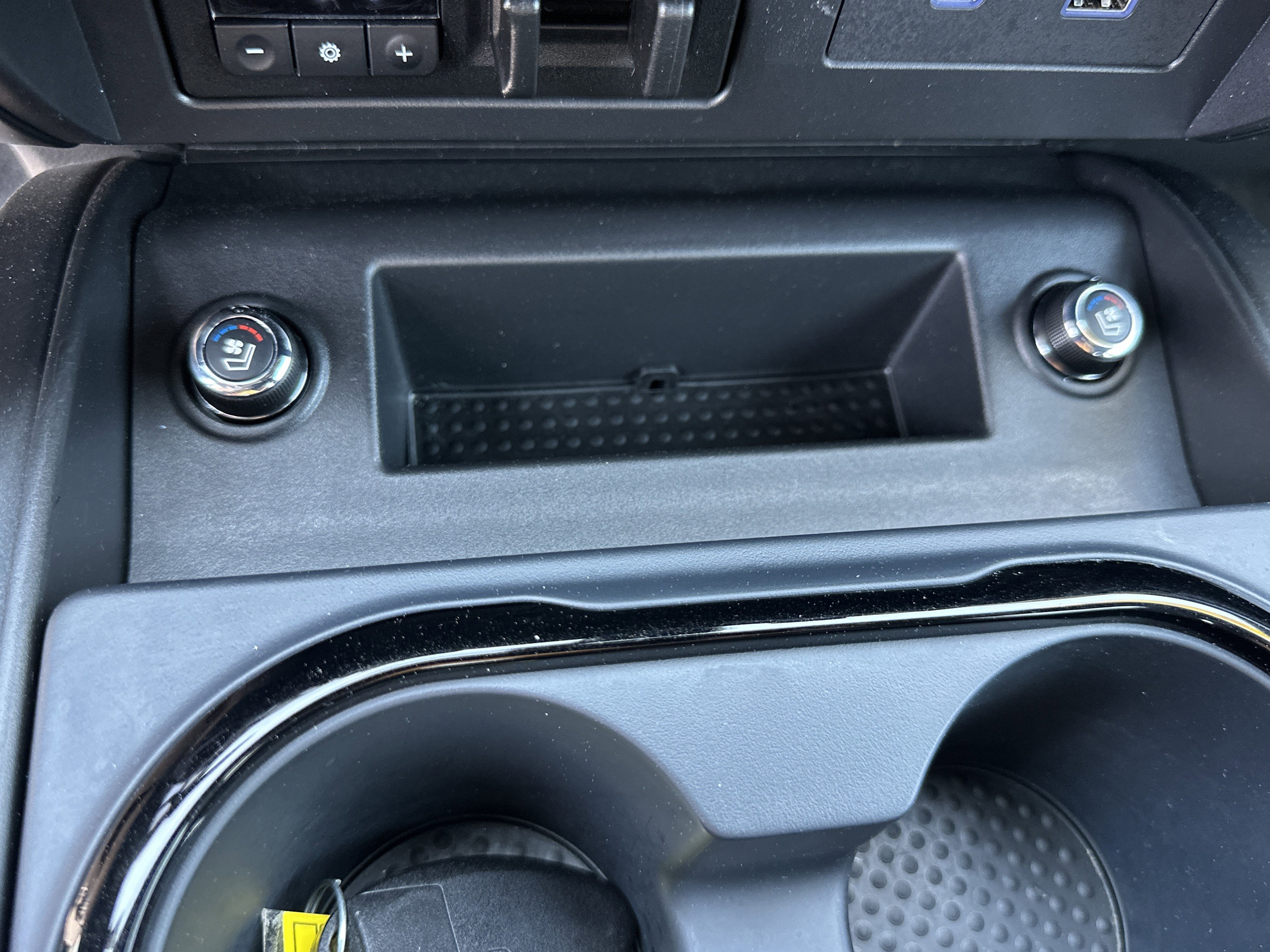 Used 2024 Nissan Titan PRO-4X w/ Pro-4x Convenience Package image 33