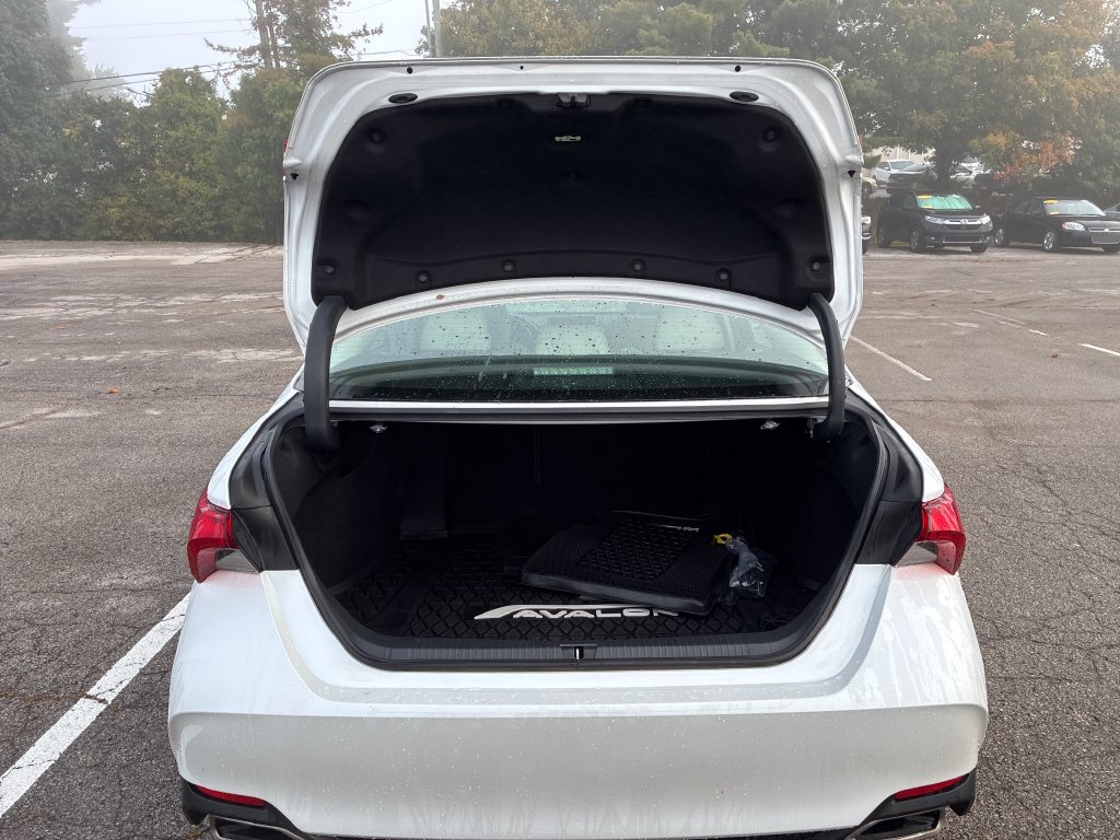 Used 2019 Toyota Avalon XLE w/ Moonroof Package FWD image 21
