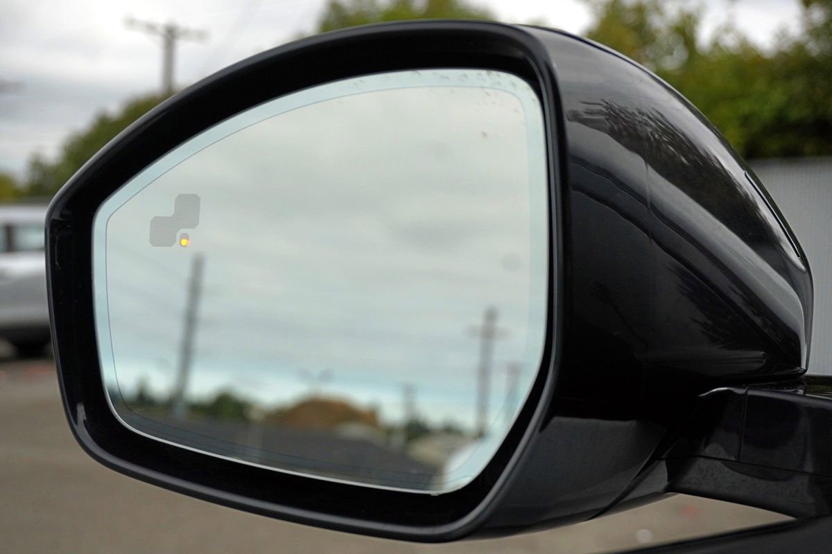 Used 2024 Jaguar F-PACE R-Dynamic S image 29