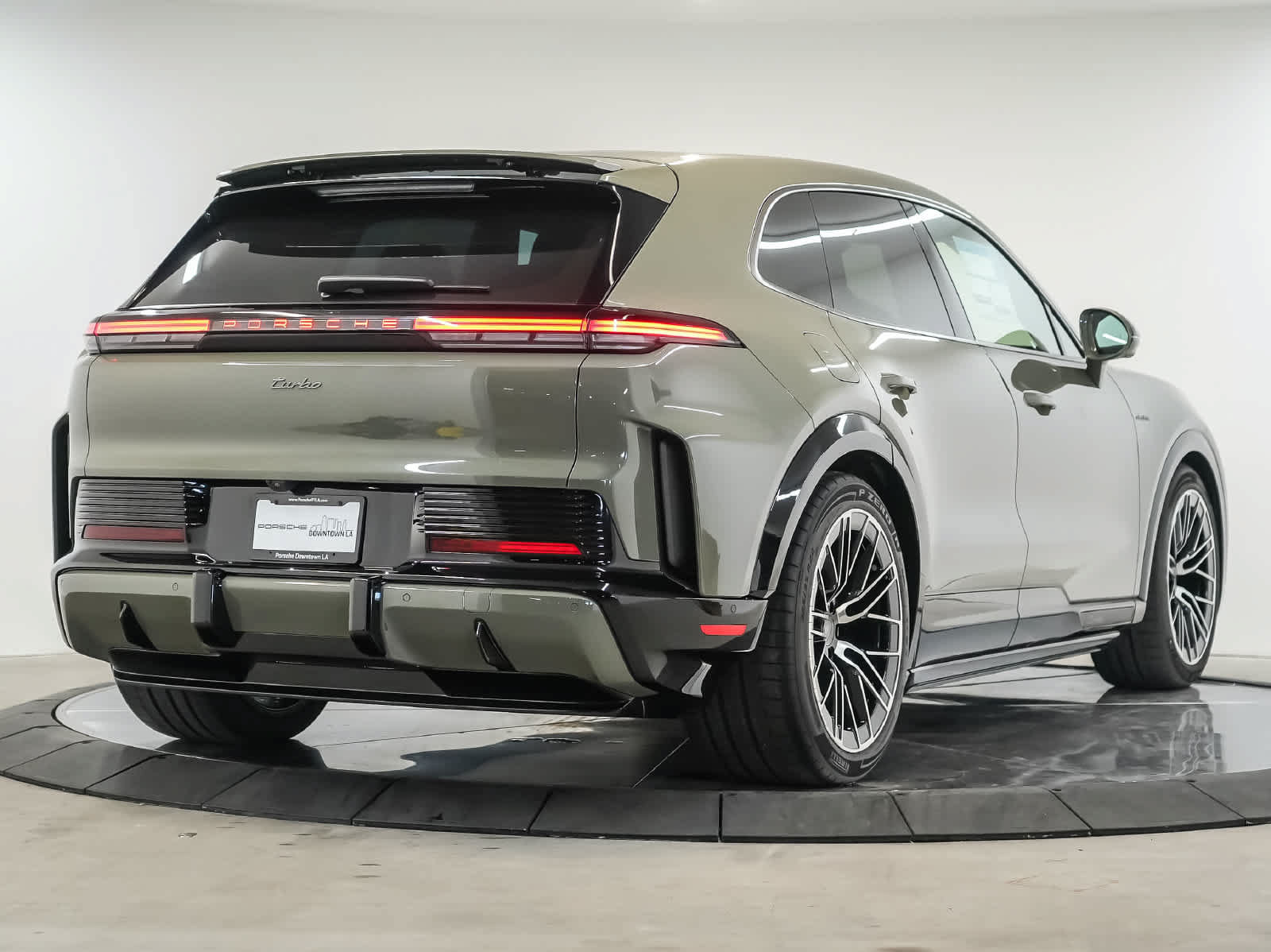 New 2026 Porsche Cayenne Turbo Electric AWD/4WD image 9