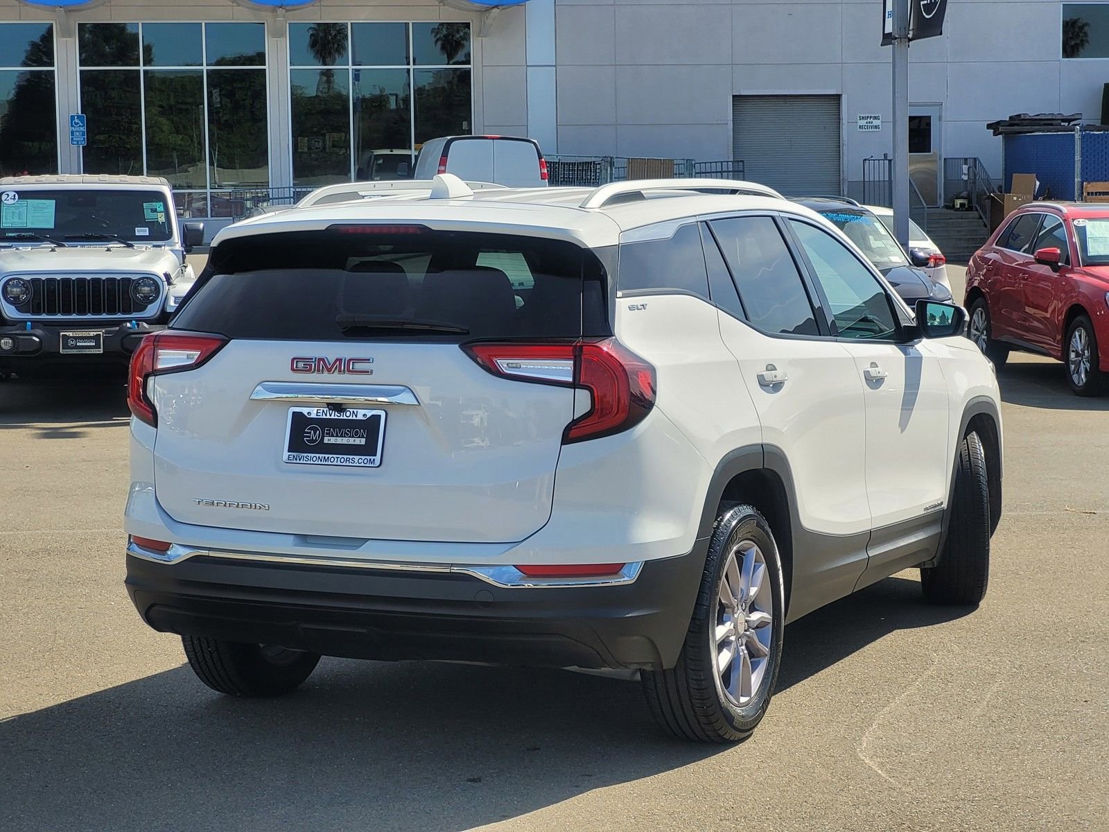 Used 2023 GMC Terrain SLT image 5