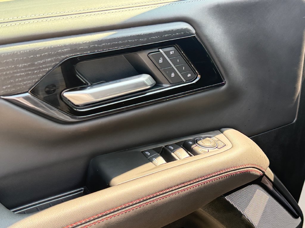 New 2026 GMC Yukon XL AT4 Ultimate AWD/4WD image 18