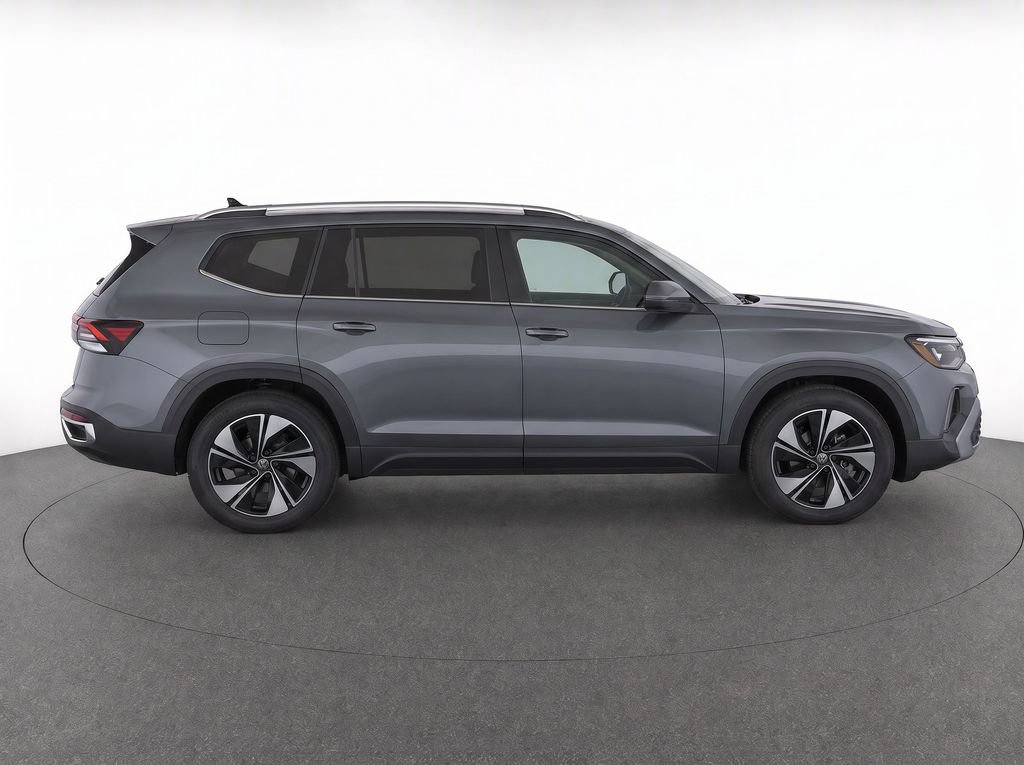 Used 2026 Volkswagen Taos SE AWD/4WD image 8