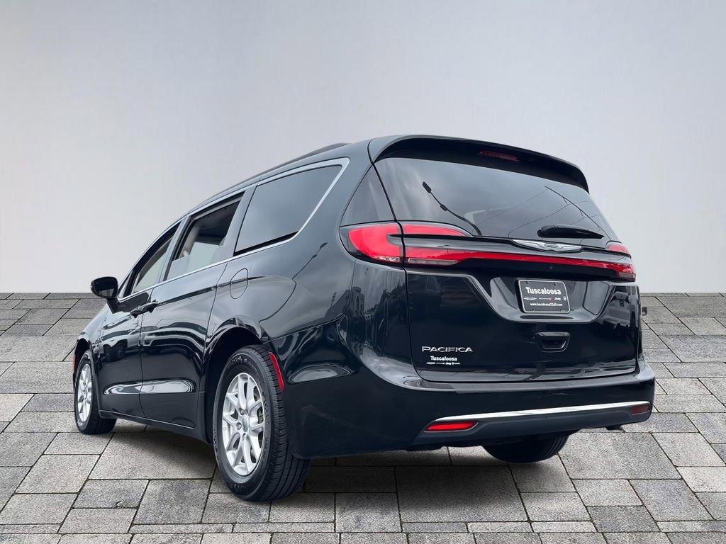 Used 2022 Chrysler Pacifica Touring-L image 5