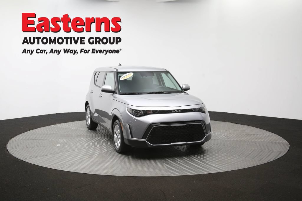 Used 2025 Kia Soul LX w/ LX Technology Package FWD image 49