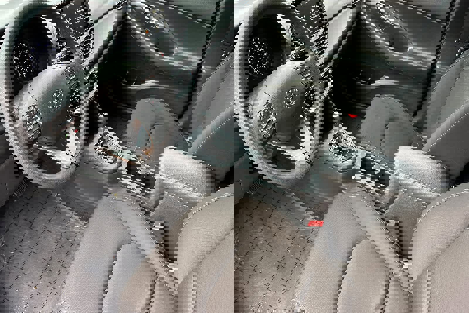 Used 2018 Hyundai Elantra GT image 11