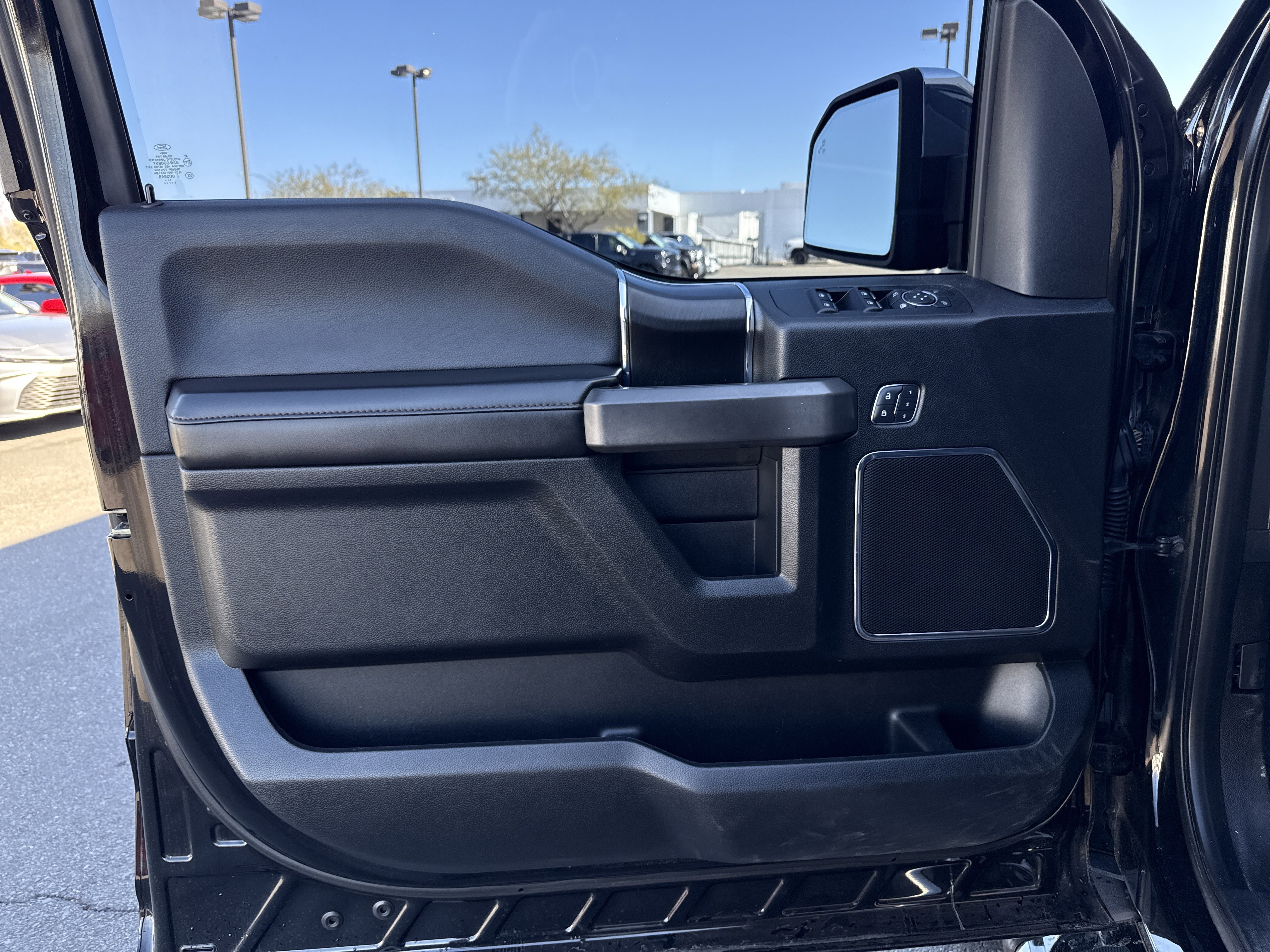 Used 2018 Ford F150 Platinum w/ Equipment Group 701A Luxury image 14