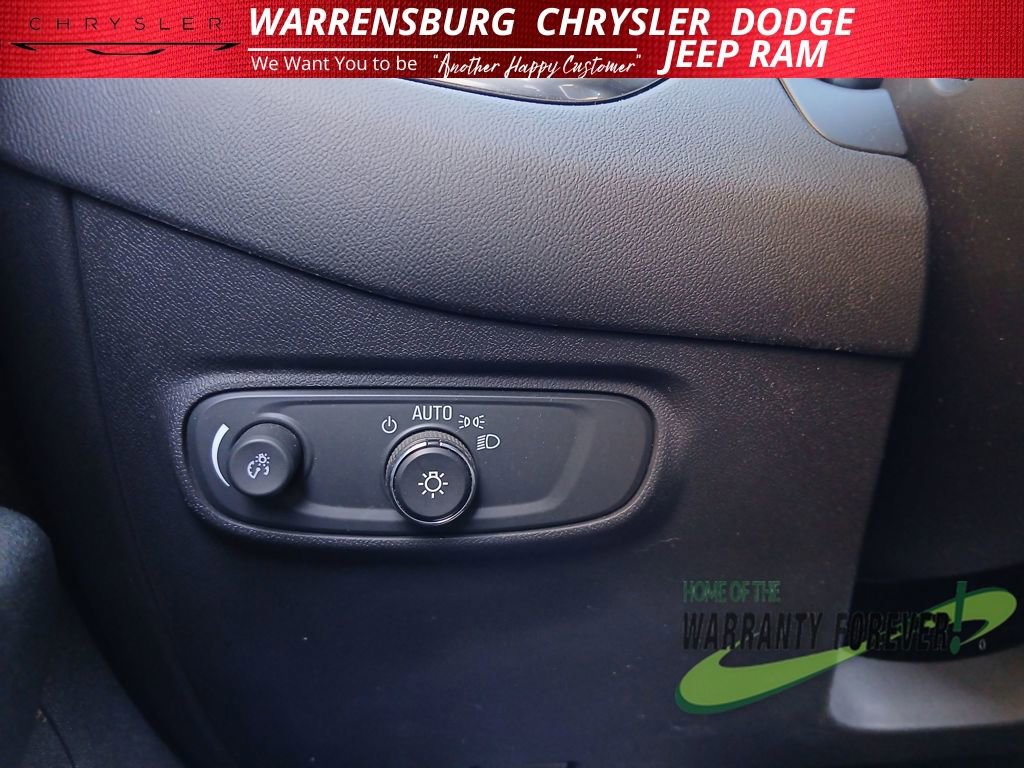 Used 2020 Chevrolet Equinox LS w/ LS Convenience Package image 31