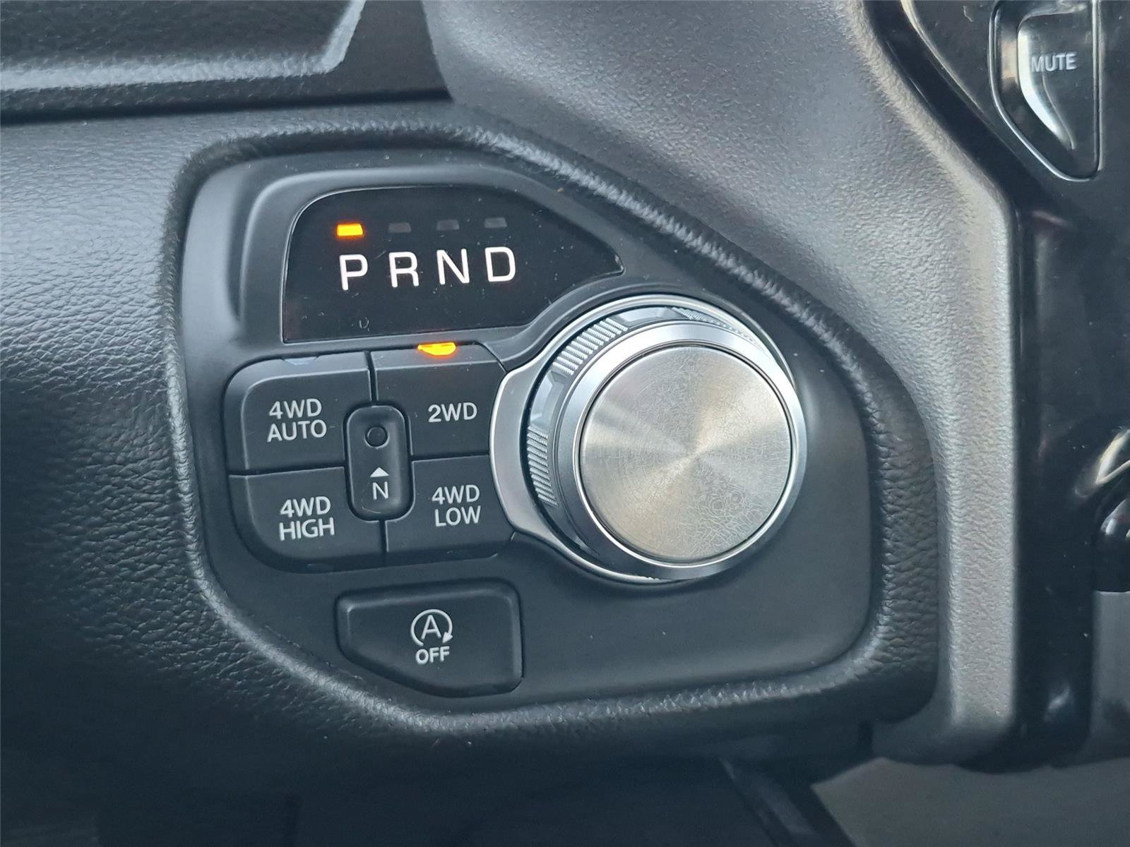 Used 2025 RAM 1500 Laramie AWD/4WD image 30