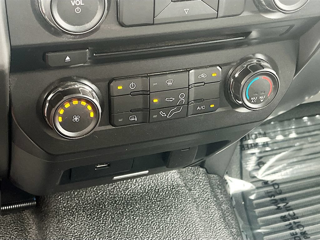 Used 2018 Ford F350 XLT w/ Snow Plow Prep Package AWD/4WD image 15