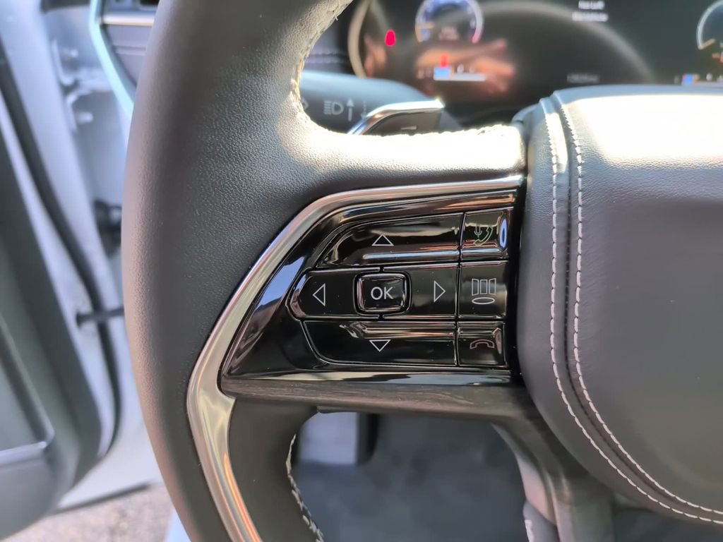 Certified 2025 Jeep Grand Cherokee L Overland w/ Luxury Tech Group IV AWD/4WD image 24