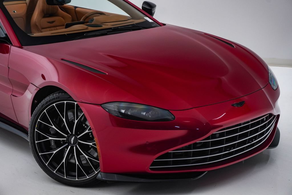 Used 2023 Aston Martin V8 Vantage Roadster RWD image 4