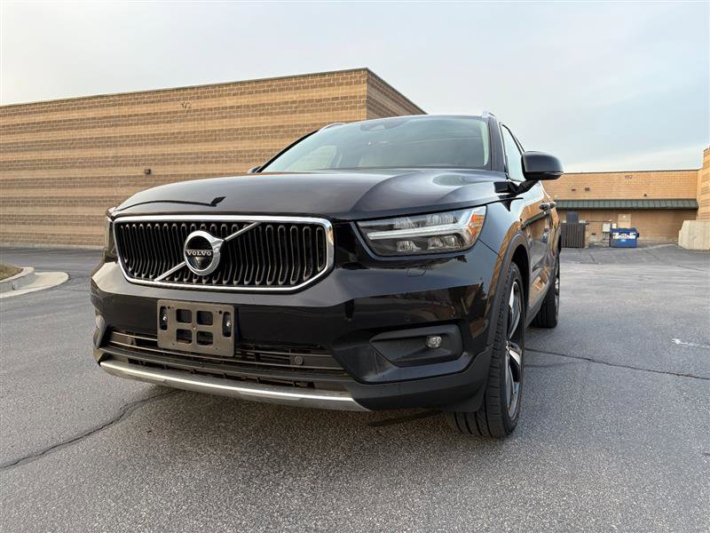 Used 2021 Volvo XC40 T5 Momentum w/ Premium Package
