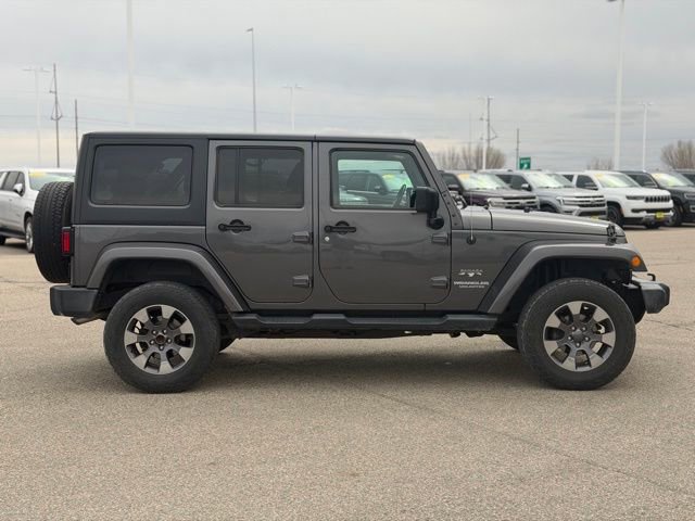 Used 2017 Jeep Wrangler Unlimited Sahara w/ Connectivity Group image 5