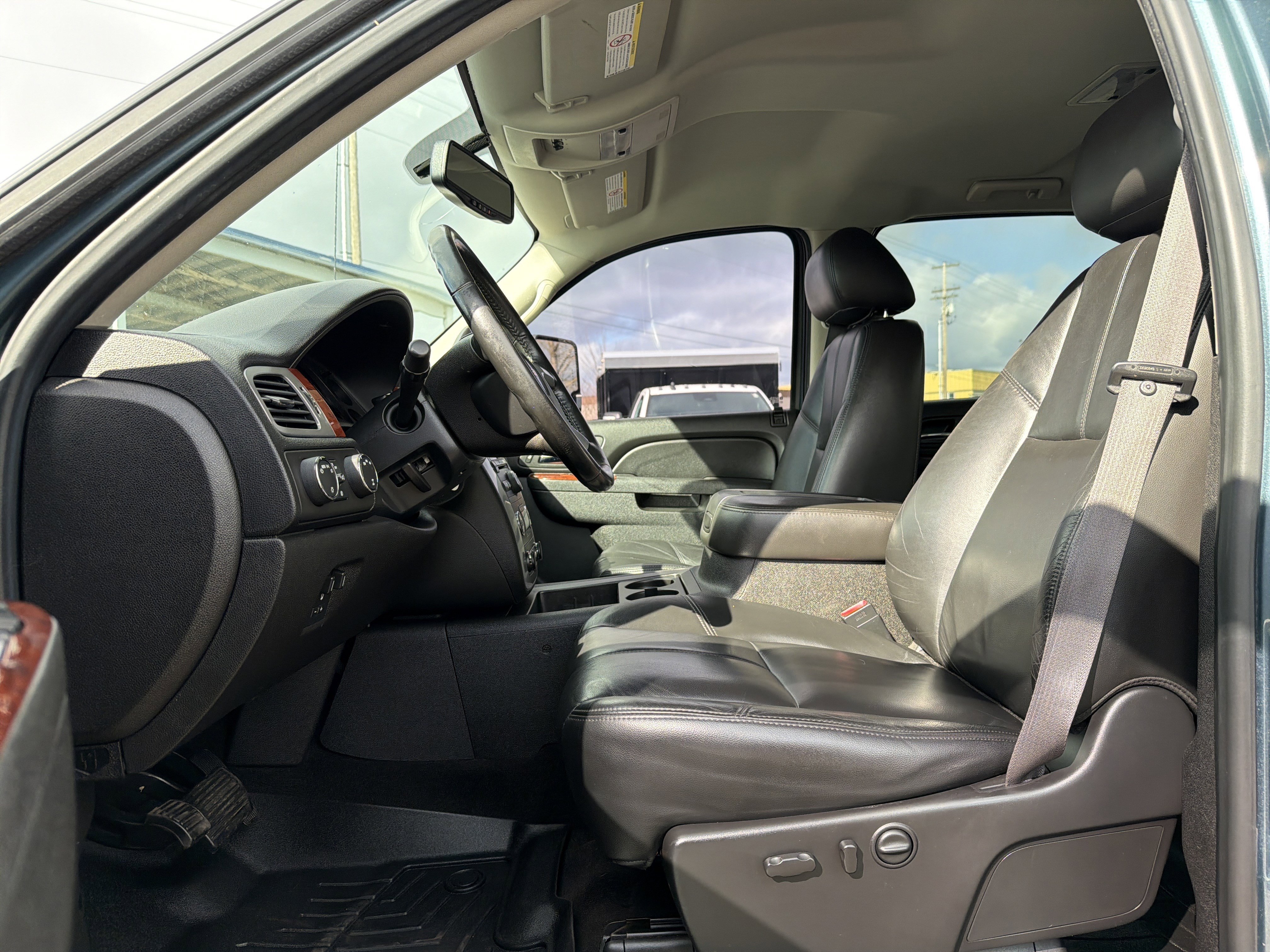 Used 2011 GMC Sierra 2500 SLT w/ SLT Convenience Package image 14