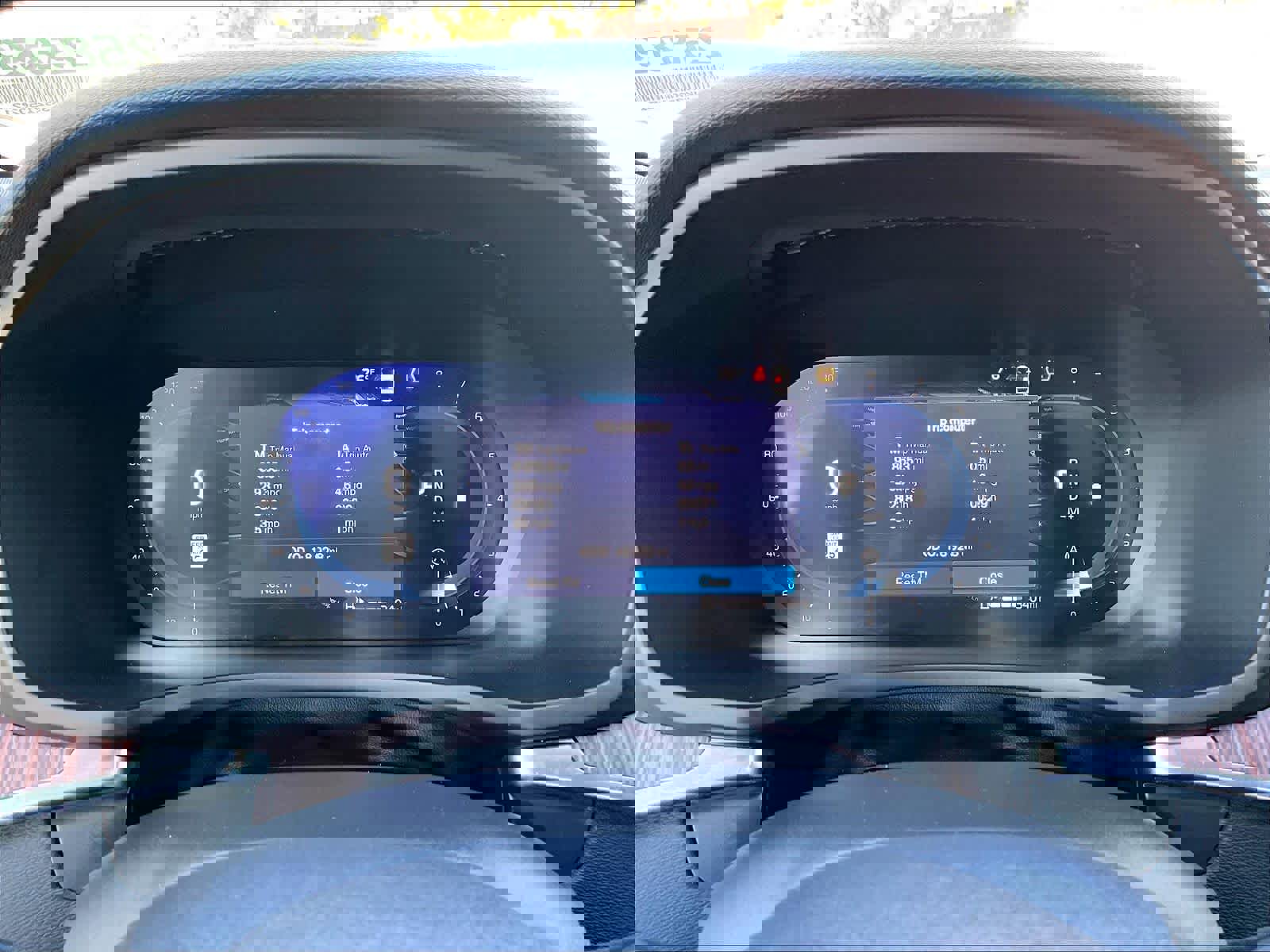 Used 2025 Volvo V60 B5 Cross Country Plus image 23