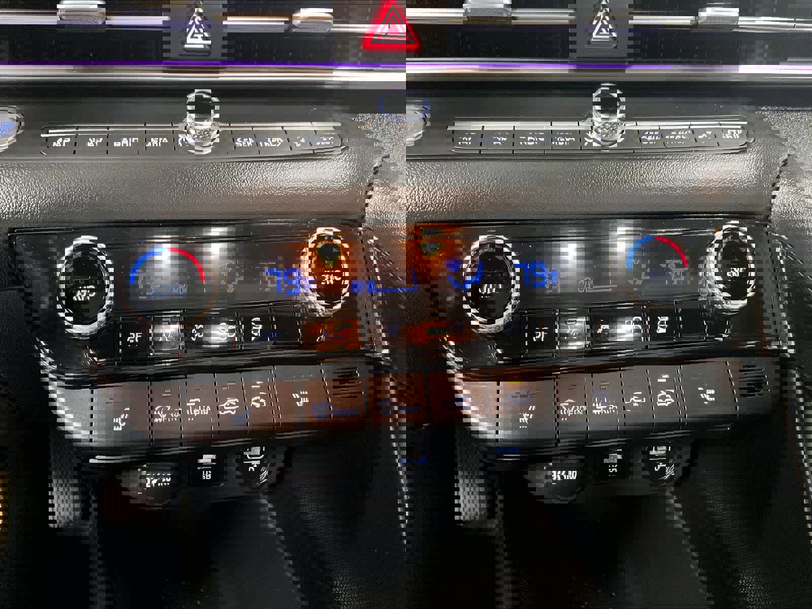 Used 2022 Hyundai Elantra Limited image 26