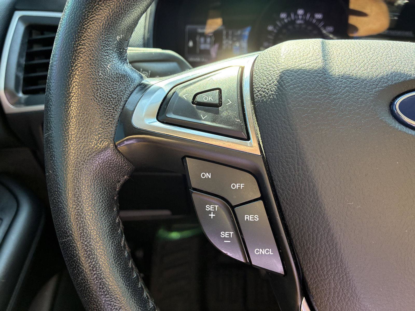 Used 2023 Ford Edge SEL AWD/4WD image 11