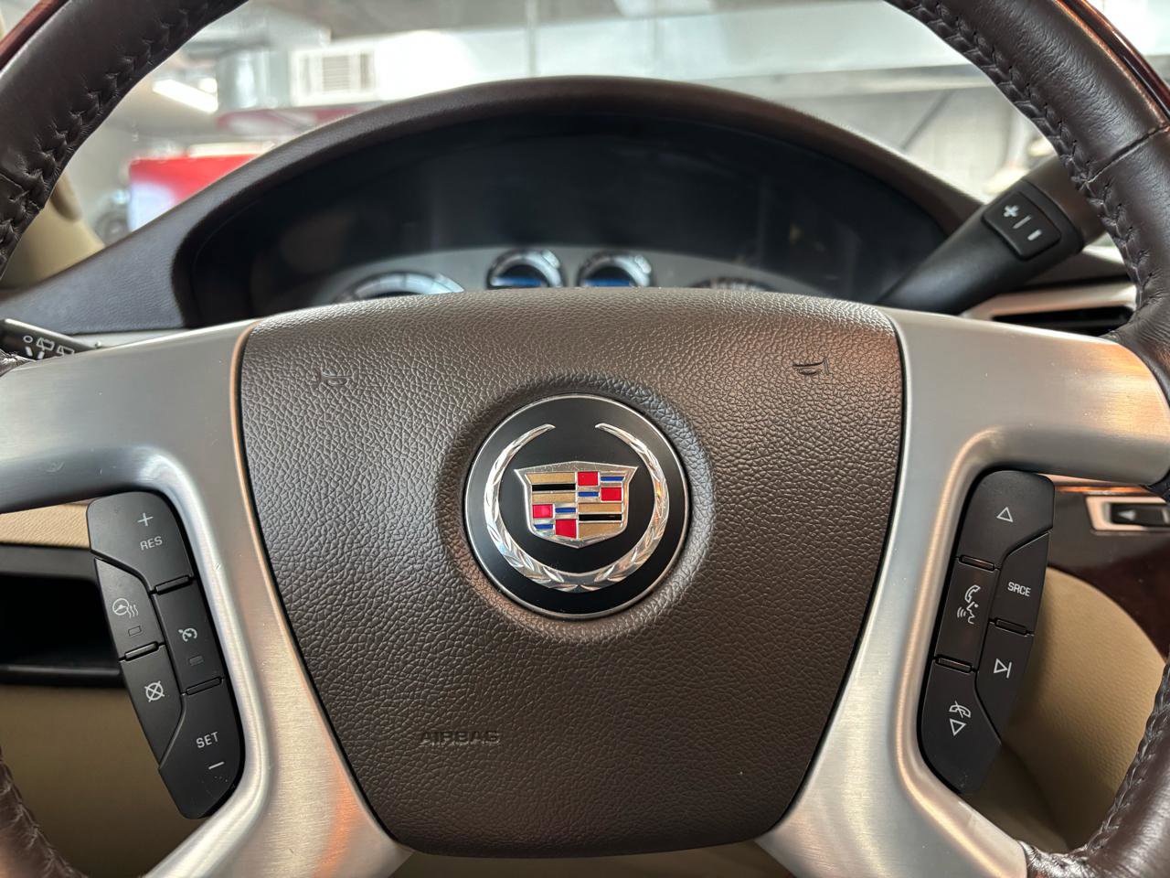 Used 2014 Cadillac Escalade Premium AWD/4WD image 29