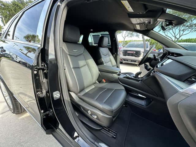 Certified 2024 Cadillac XT5 Luxury FWD image 32