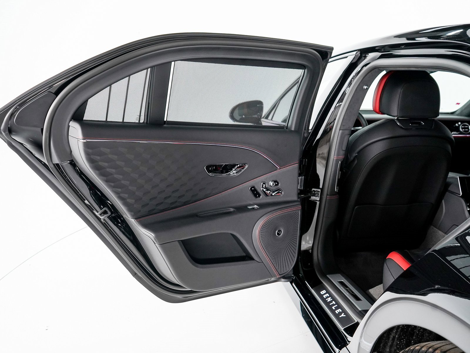 Certified 2025 Bentley Flying Spur Plug-In Hybrid image 20