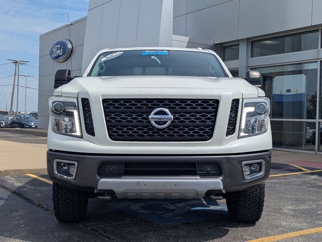 Used 2018 Nissan Titan PRO-4X w/ Pro-4x Convenience Package AWD/4WD image 8