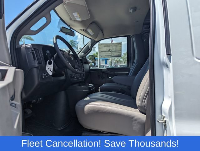 Used 2025 Chevrolet Express 2500 w/ Driver Convenience Package RWD image 6