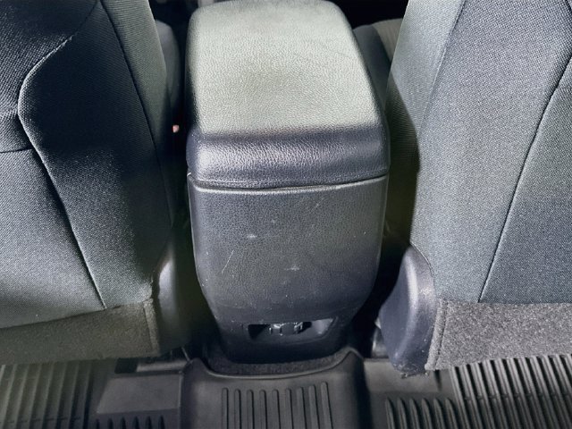 Used 2016 Toyota RAV4 LE AWD/4WD image 29