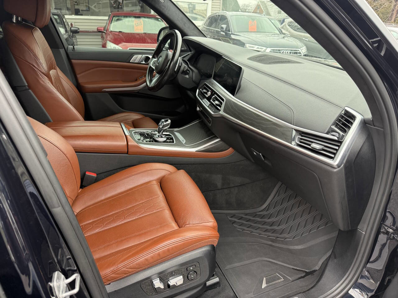 Used 2021 BMW X7 xDrive40i w/ M Sport Package image 10