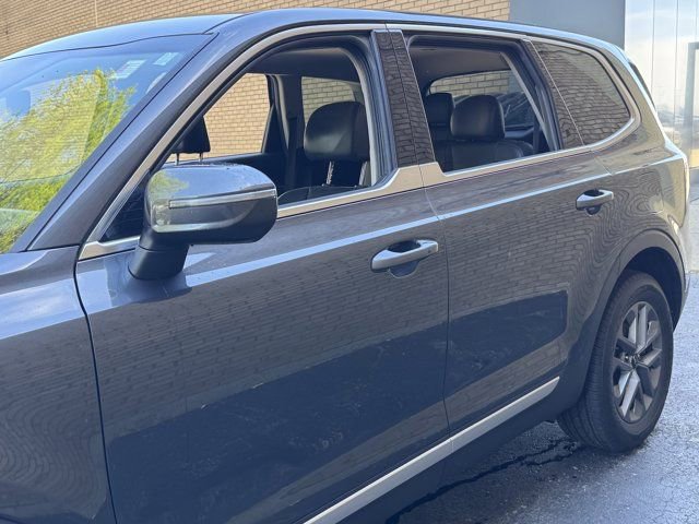 Used 2023 Kia Telluride LX FWD image 23