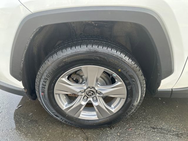 Used 2022 Toyota RAV4 XLE AWD/4WD image 25