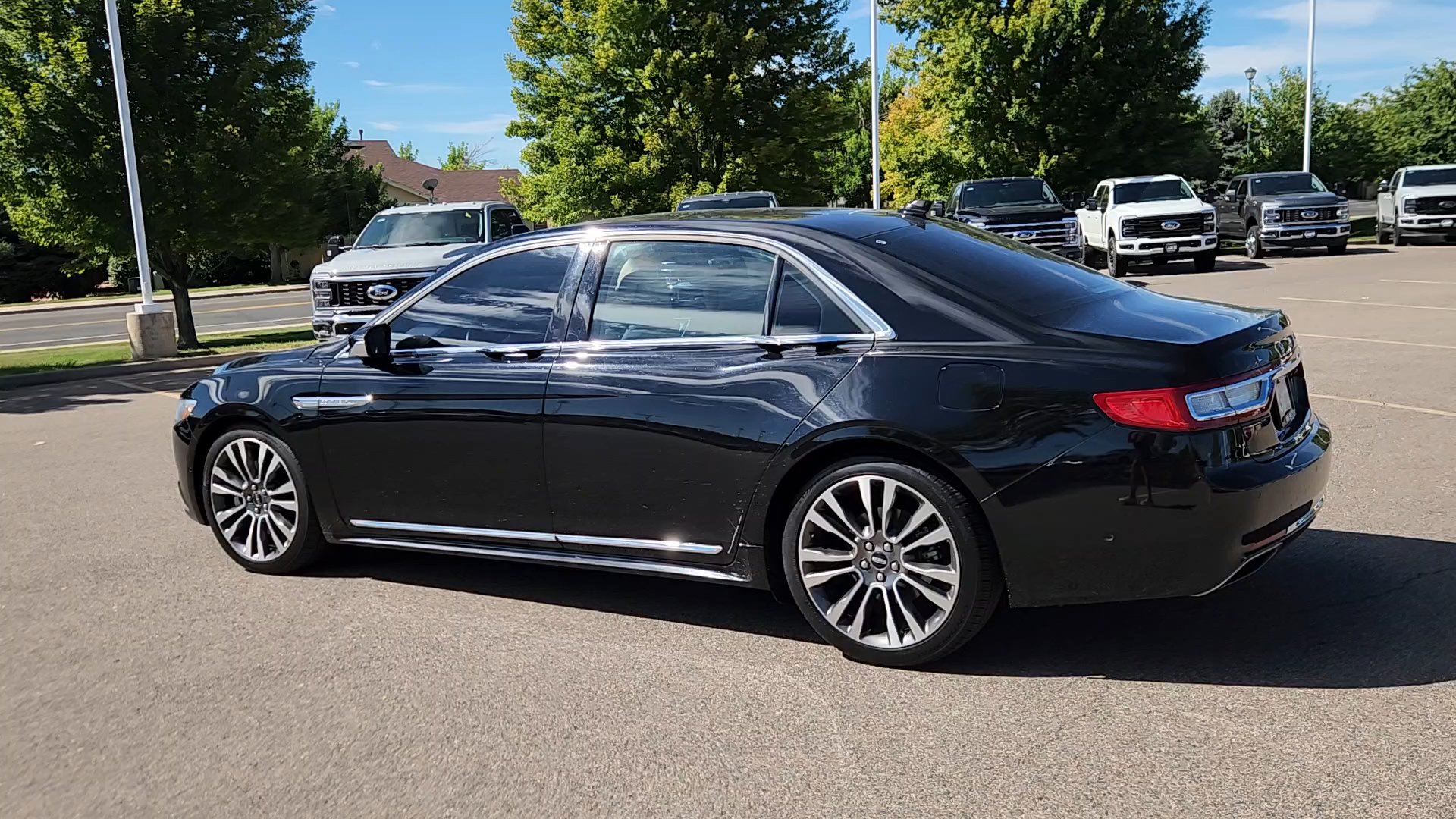 Used 2018 Lincoln Continental Reserve AWD/4WD image 19