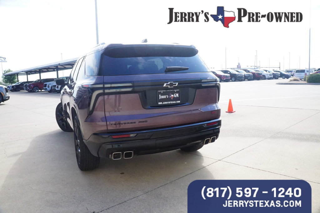 Used 2025 Chevrolet Traverse RS AWD/4WD image 4