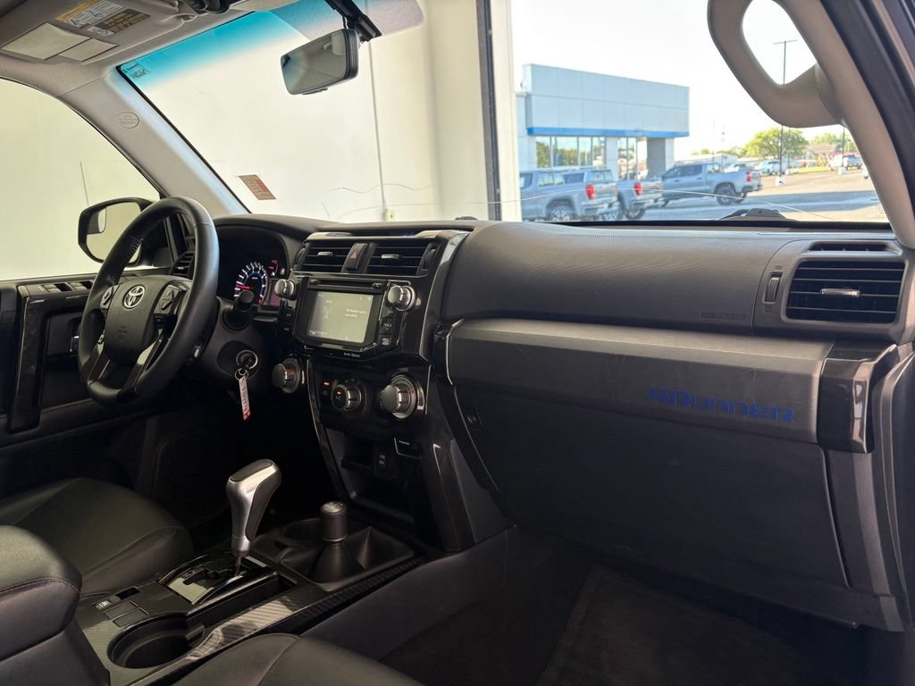 Used 2018 Toyota 4Runner TRD Off-Road AWD/4WD image 38
