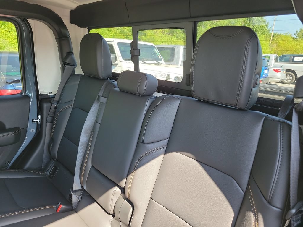 New 2026 Jeep Gladiator Sport AWD/4WD image 27