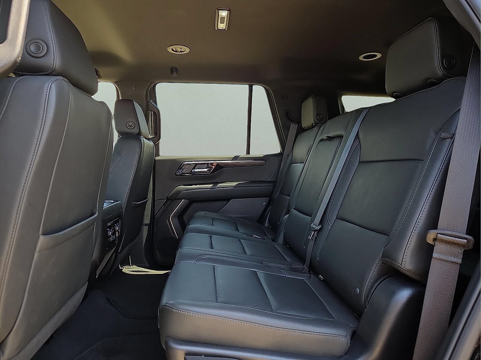 Used 2025 Chevrolet Tahoe LT AWD/4WD image 11